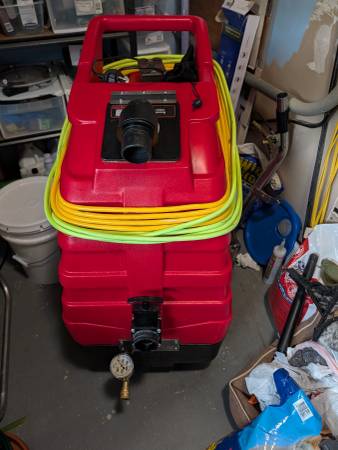 Carpet Cleaning Extractor 1
