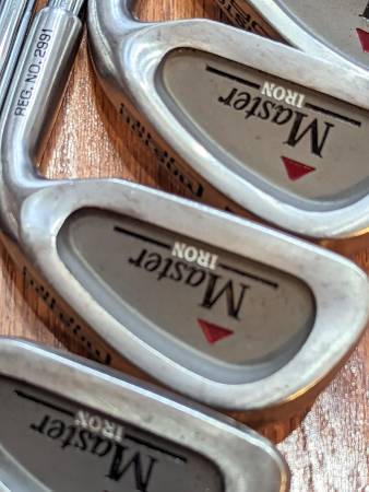 Master Grip Iron Set 4-PW Reg Flex - Golf Clubs 1