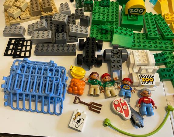 Retired Set LEGO DUPLO 6157 BIG ZOO Hard to Find - baby & kid