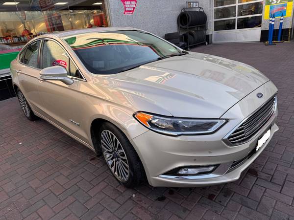Ford Fusion Hybrid Titanium 2018 - $7500 (Jackson Heights)63473234019203124