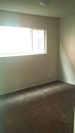 $1,495 / 2br - 2BR Upstairs Campus Apartment! Washer/Dryer Included! 670 E 15th #7 (Campus)63977275870467124