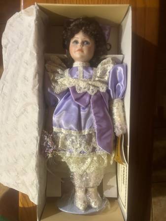 Connoisseur Collection Doll From Seymour Mann 1