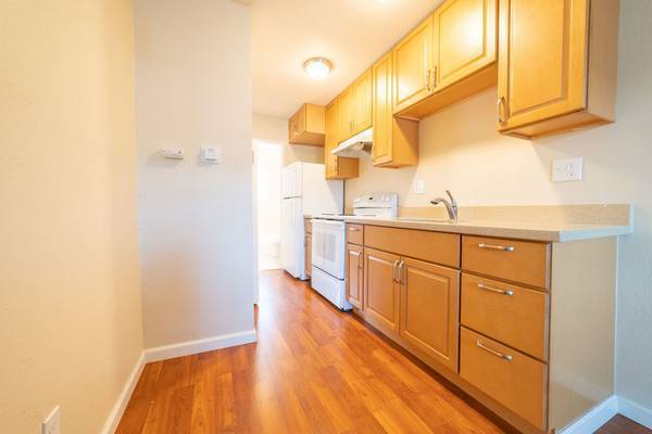 $825 / 1br - 58 Hayrick Ln, Commack, NY (Commack, NY)64023721274371120