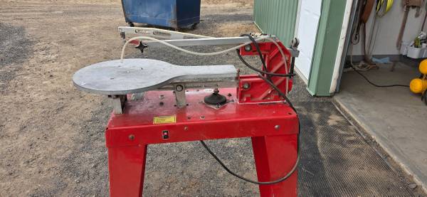 Hawk Scroll Saw 1