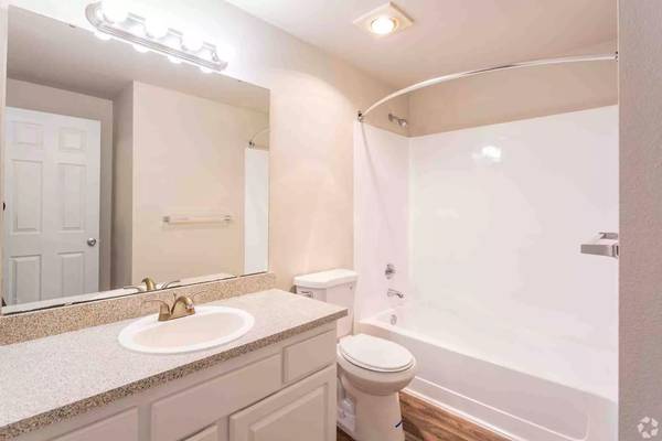 $1,899 / 2br - 962ft2 - Beautiful 2 bedroom, 2 bathroom with gorgeous views! 962 Sq Ft! (Fife)63808131211651122
