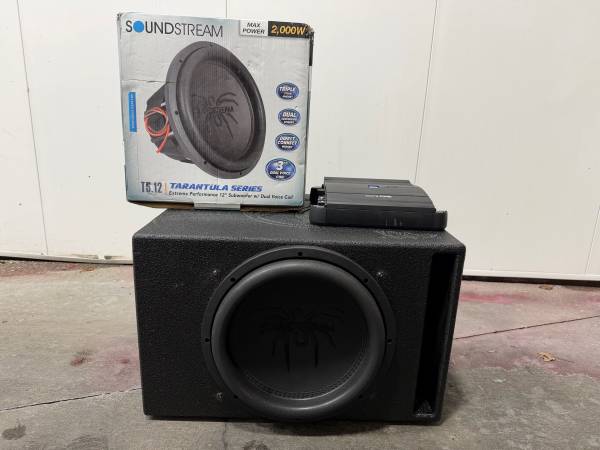 Insane Setup must hear 12"Soundstream T5 in ported box and Alpine Mrx-m55 amp 1