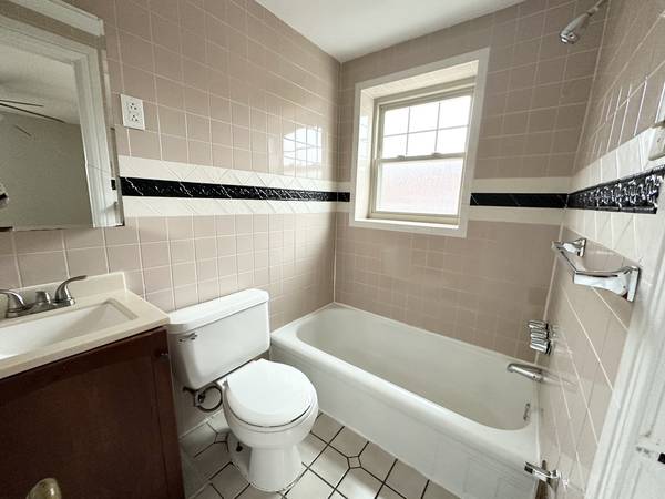 $935 / 1br - Cats Welcome! 🐈🐈‍⬛ (Mt. Lebanon)63664561233283124