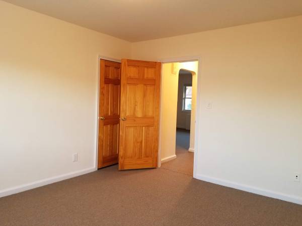 $1,800 / 2br - Forest Hills 2 Bedroom (Forest Hills)63689608363651123