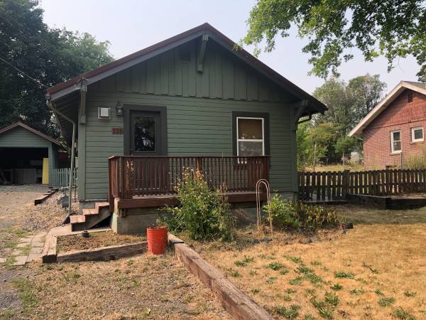$1,750 / 2br - 792ft2 - 535 SE Side St (Pullman)63689276021249120