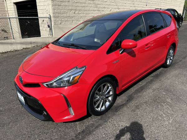 2017 Toyota Prius V Pkg 5 Technology Pkg --1owner, Loaded, Clean title - $19,995 (kirkland)63613978491395120