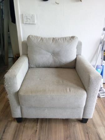 Free Grey Chair 1