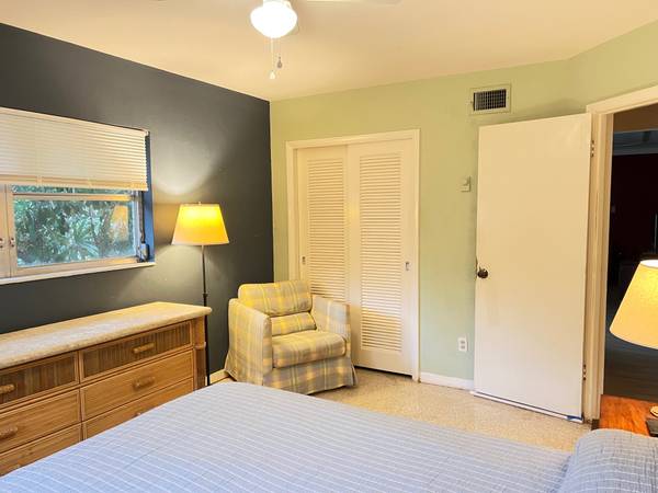 $1,150 / 1br - APPEALING SAFE JUNGLE AREA SAINT PETE BEACHES (St. Pete.)63991227087491122