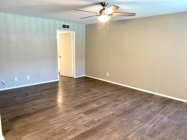 $1,795 / 1br - 750ft2 - Amazing Pool and Gym! Newly Renovated 1 Bed Unit with Private Balcony! (Van Nuys)63701204811137120