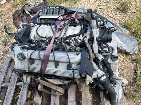 complete motor and transmission from 1998 Cadillac sedan Deville 1