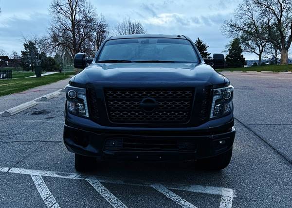 2018 Nissan Titan XD Midnight Edition Crew Cab 4X4 Black Auto 69K - $24,999 (Englewood)63620032125187121
