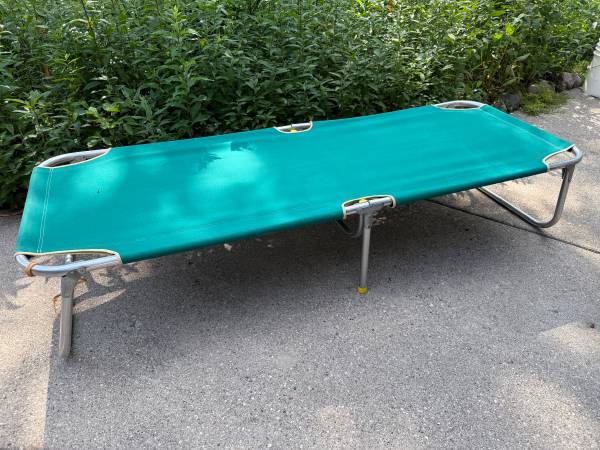 Coleman Camping Cot Green Fabric and Aluminum - sporting