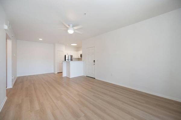 $2,805 / 2br - 948ft2 - Renovated Homes, Spa/Hot Tub, Courtyard (Otay Ranch)63663802622339121