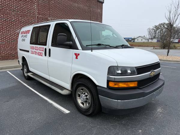 2018 Chevrolet express 2500 cargo van 1