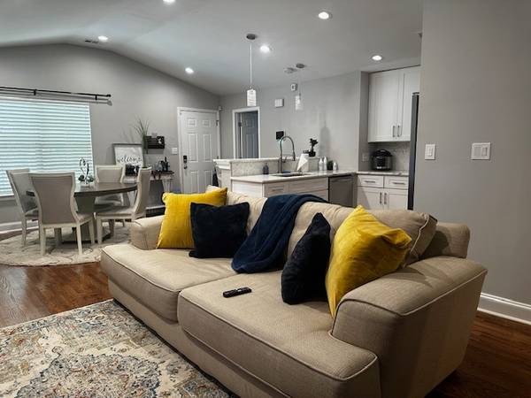 $2350.00 / 4br - 1564ft2 - Modern 4 Bed, 2 Bath Home in Riverdale, GA - Available 10/15 - $2350/m63975297714050123