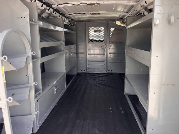 2015 Chevrolet Express 2500 - Photo 12