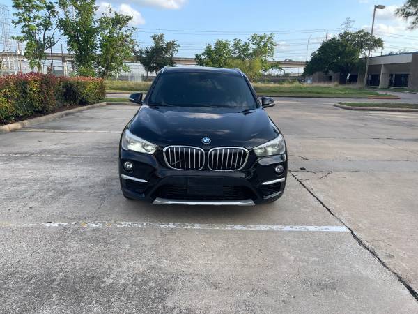 2018 BMW X1 - súper limpio - bajo kilometraje - 66k millas - título limpio - $13,999 (Southwest, Houston)63622387142403123