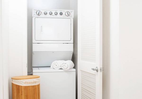 $2,686 / 1br - 829ft2 - Near Cal State San Marcos University, Courtesy Patrol (Uncovered space, or community garage access)63819180627713123