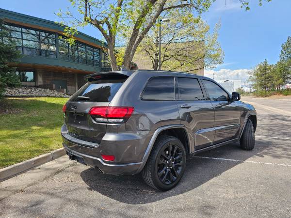 2017 Jeep Grand Cherokee Laredo Altitude - $11,495 (Englewood)63620004317825122
