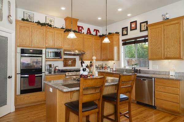 $629,950 / 4br - 2780ft2 - 964 Pumpkin Ridge Drive - WITH POOL - Gorgeous Home in Eagle Point (Eagle Point)64318773090819123