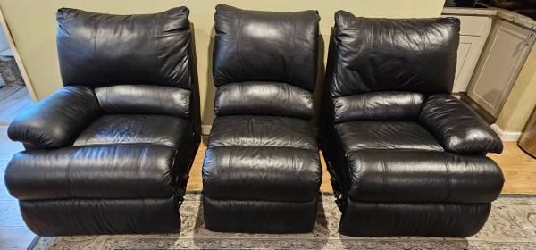 Black Leather Reclining Couch 1