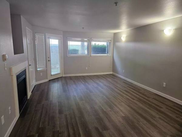 $2,503 / 2br - 1104ft2 - Wow! This 2 bed, 1104 sq ft townhome is simply stunning! Visit today! (Bothell)63910195161219123