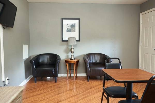 $406 Studio, In Chattanooga, WiFi access63617471230337121
