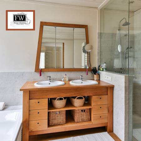 🚿🚿🚿 SPOTLESS BATHROOM GUARANTEED! HOUSE CLEANING ! 1