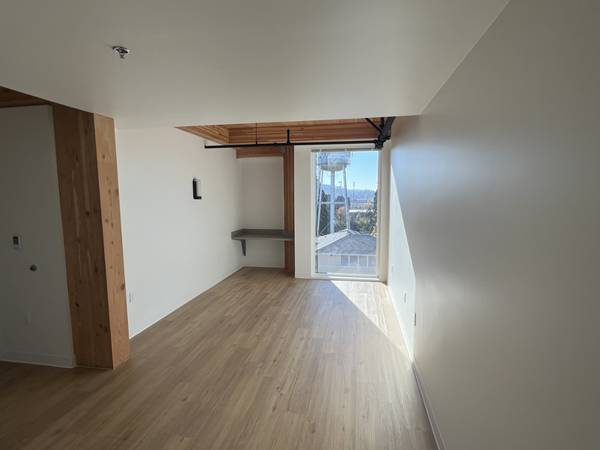 $1,210 / 331ft2 - Stove, Heat (Electric), Adjustable Radiant Flooring (540 NE 99th Ave, Portland, OR)64039223412865121