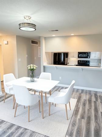 $1099.00 / 1br - 641ft2 - Little House on Crest63796257520387123