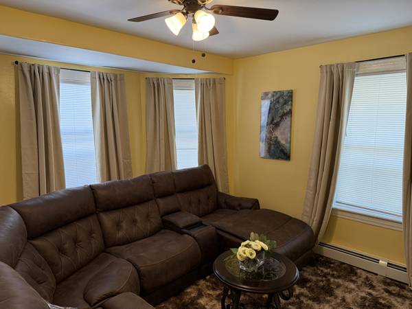 $1100.00 / 1br - Fully furnished Unit, WIFI Included64002829657091123