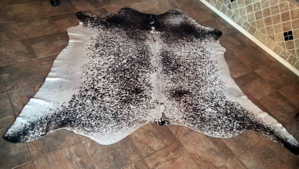 Brazilian XXL Black/White 8 x 9 Cowhide Rug 1