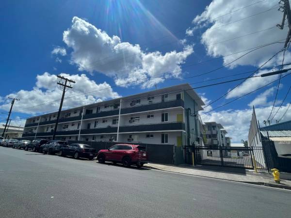 $2,095 / 2br - 600ft2 - Pet Friendly Call for details, Washer and Dryer hook up (94-289 Leonui St, Waipahu, HI)63939660586883121