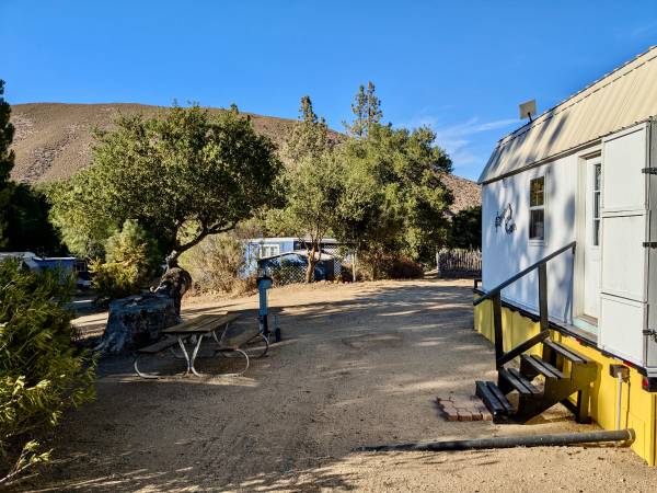 $1,195 / 1br - Casas pequeñas únicas disponibles en alquiler a largo plazo (Julian)63701704627457121