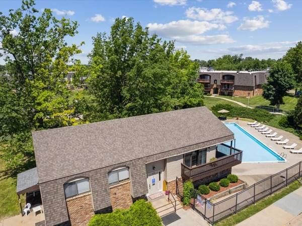 $850 / 1br - 814ft2 - Room to Breathe – Large Apartments with Pool & Pet-Friendly Spaces (470 Quail Ct SW, Cedar Rapids, IA)63863567496577123