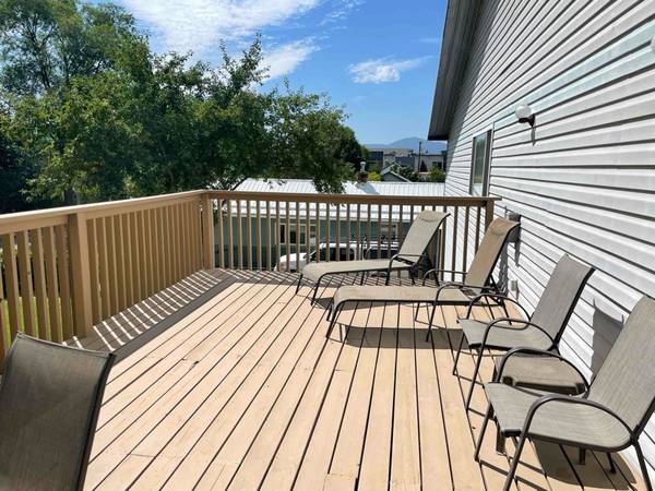 $890.00 / 1br - 300ft2 - Spacious PRIVATE BEDROOM with Ensuite in a Large COMMUNAL LIVING Apart63656975164163120