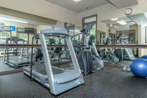 $3,114 / 2br - 1073ft2 - Seamless blend of style & comfort: Dive into our 2 BR. (Bothell)63874304565379123