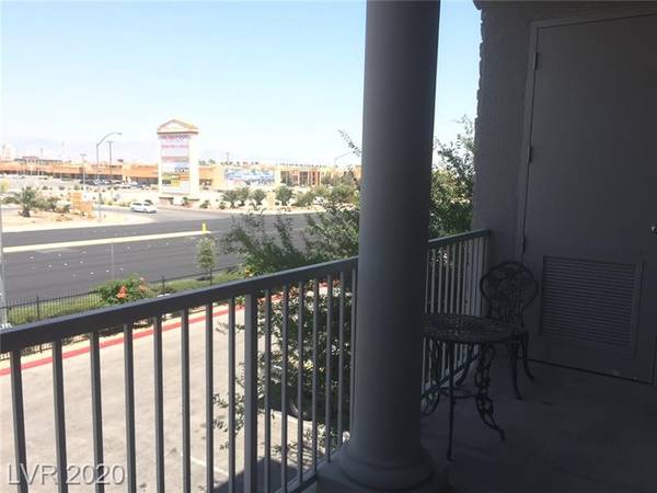 $1,750 / 2br - 1266ft2 - Upgraded 2-Bed/2-Bath Mid-rise Condo w/All appliances & Amenities (Las Vegas Blvd/Serene - Silverado Ranch)63859498179715124