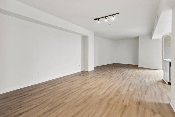 $3,310 / 2br - 1029ft2 - Media Room, Garage, Central Heating & A/C (5395 Napa St, San Diego, CA)63845976614913123
