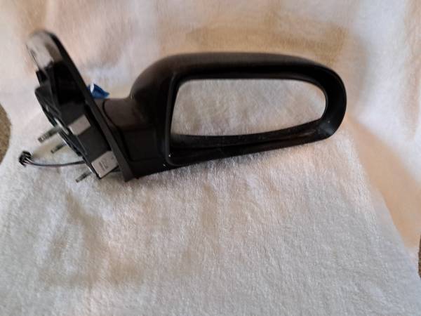 Equinox 06-09 mirror RH 1