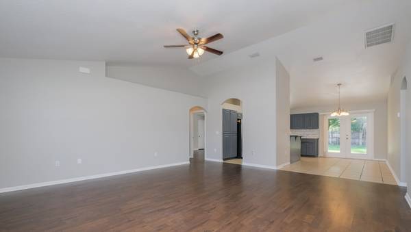 $1,395 / 3br - lovely 3bd/2bth in spring hill (Spring Hill)63991084235266123