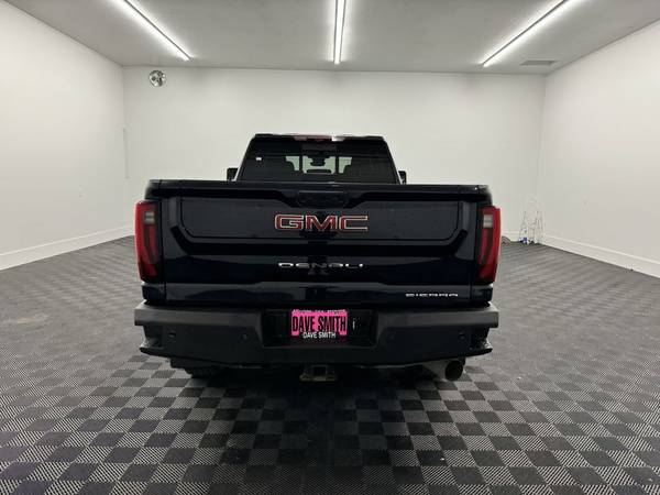 Camioneta GMC Sierra Diesel 4x4 4WD Denali Crew Cab 2024 - $72,298 (2021 North 4th Street  Coeur d'Alene, ID 83814)63613093524225124