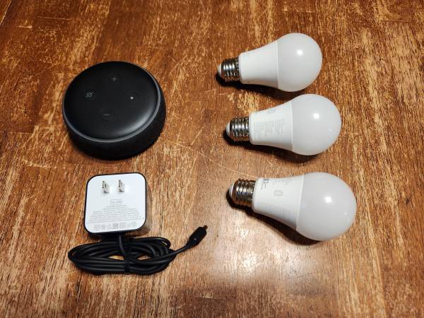 Gen 3 Echo Dot + 3 compatible lightbulbs 1