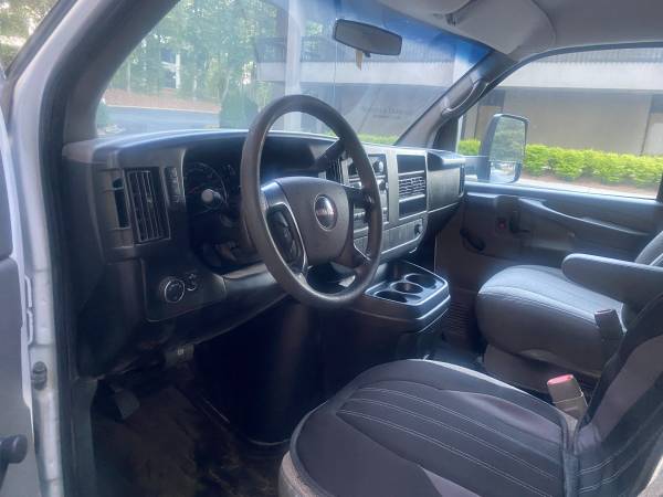 2011 GMC Savana 3500 Cutaway - $12,995 (Atlanta, Sandy Springs)63620430440707123