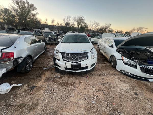 2012 Cadillac SRX  * XC9 *   Parting Out *   Parts Only 1