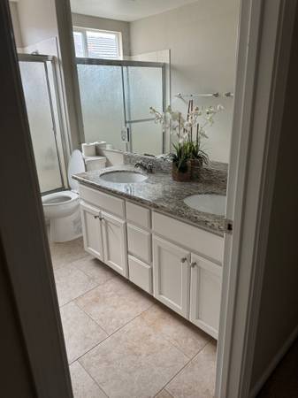 $900 Bedroom available with private bathroom (ALL utilities included) $900 (pittsburg / antioch)63946668966914124